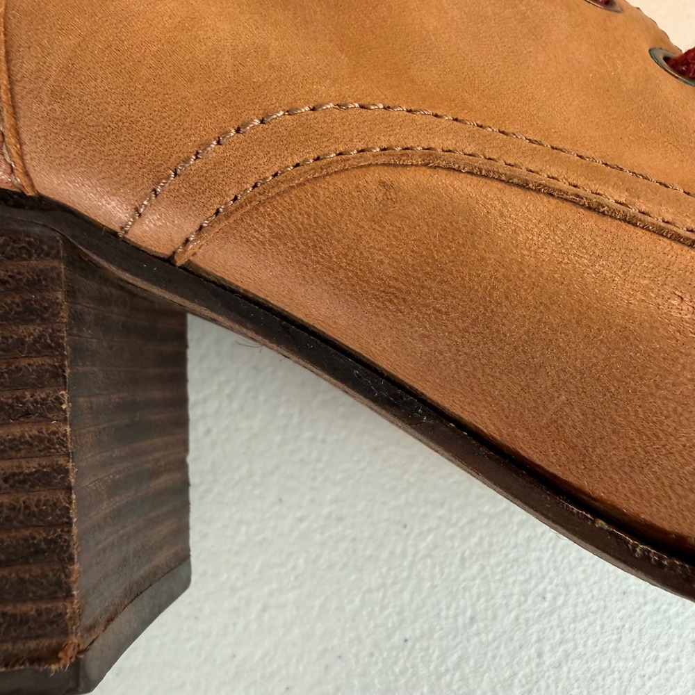 Vince Camuto Vestas Tan Leather Red Lace Up Ankle Boots 9B - Picture 16 of 16